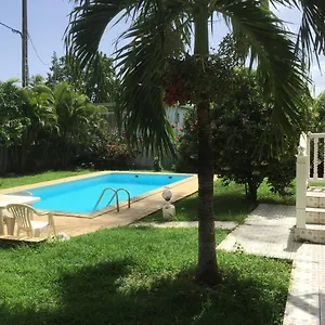 t2-tropical-en-bord-de-piscine-100m-de-la-mer.comcaribbean.com/